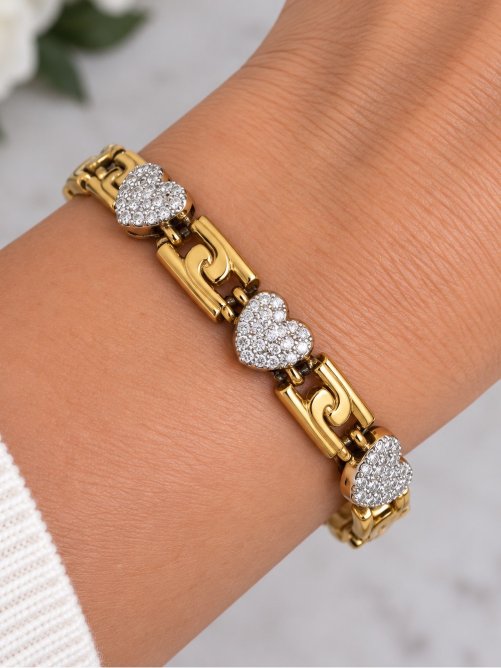 An Italian-made 925 vermeil panther link bracelet with pavé accents